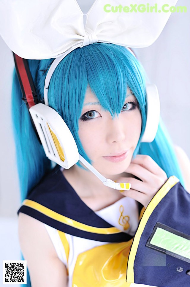 Cosplay Haruka - Tease Poolsexy Video No.06249e