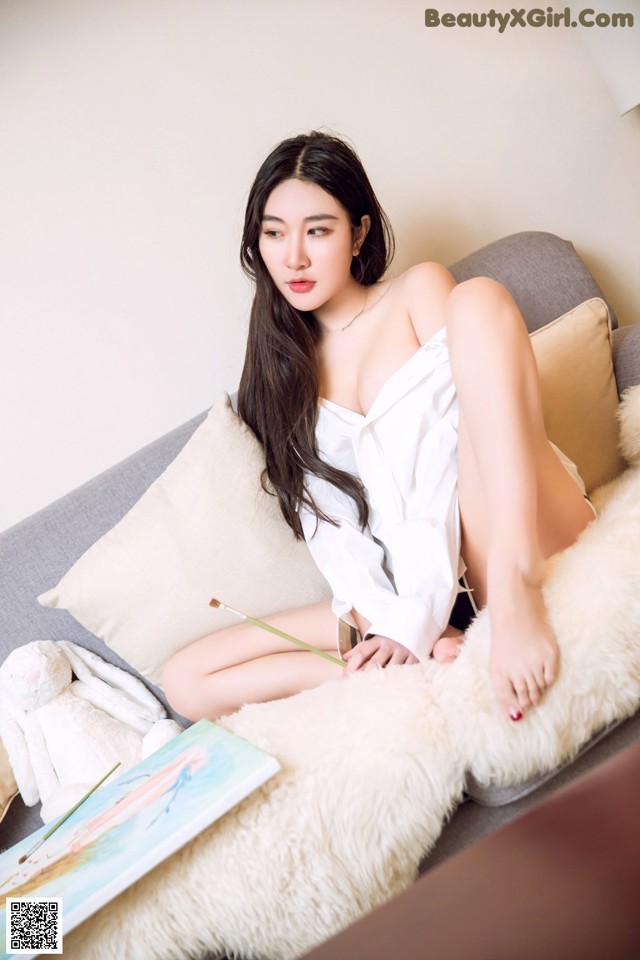 TouTiao 2017-11-29: Model 七 姑娘 (21 photos) No.510873